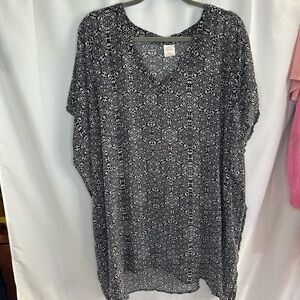 Merona Black and White Floral Blouse